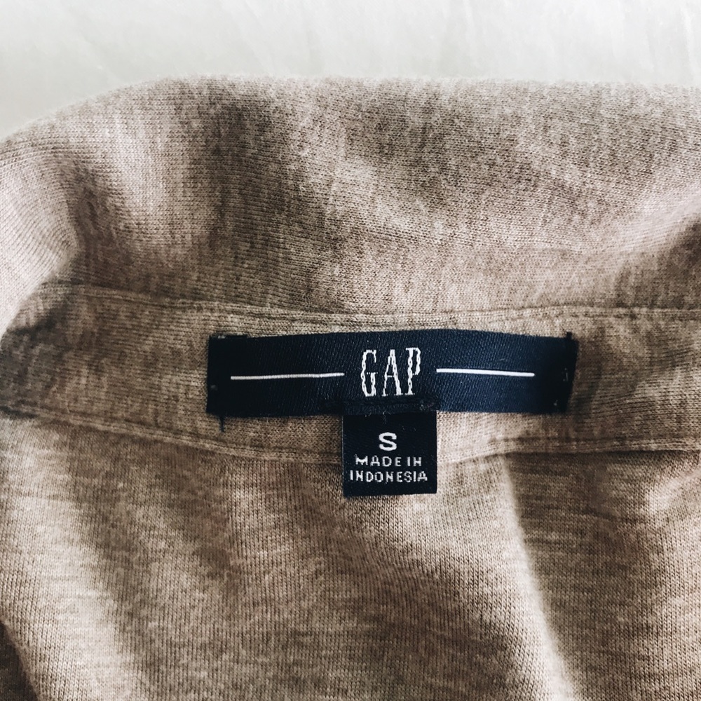 Gap Top - Picture 2 of 4